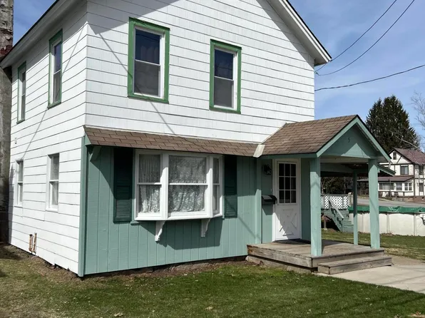 5 6th Street, Corinth, NY 12822