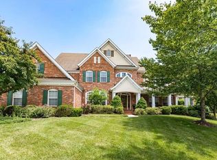 1403 Country Lake Estates Dr, Chesterfield, MO 63005