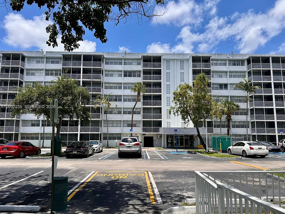 700 NW 214th St #411
