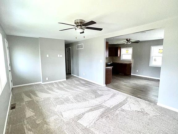 2nd image of 950 Winthrop Ln