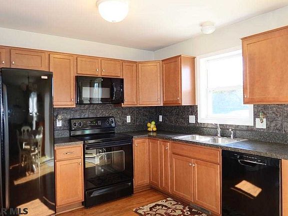 4th image of 121 Chapel Hill Cir