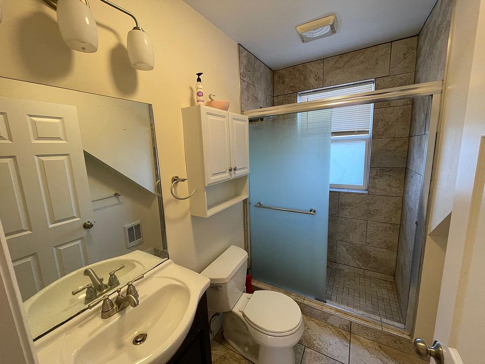 2nd image of 3 Oakridge Rd #2