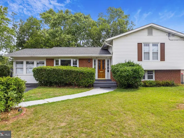 5902 King James Dr, Alexandria, VA 22310