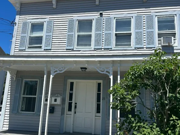 25 Prospect St #1, Pawcatuck, CT 06379