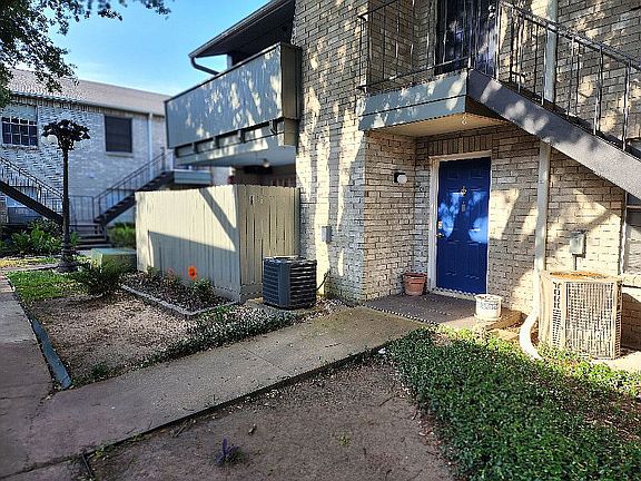 3rd image of 9797 Leawood Blvd APT 801