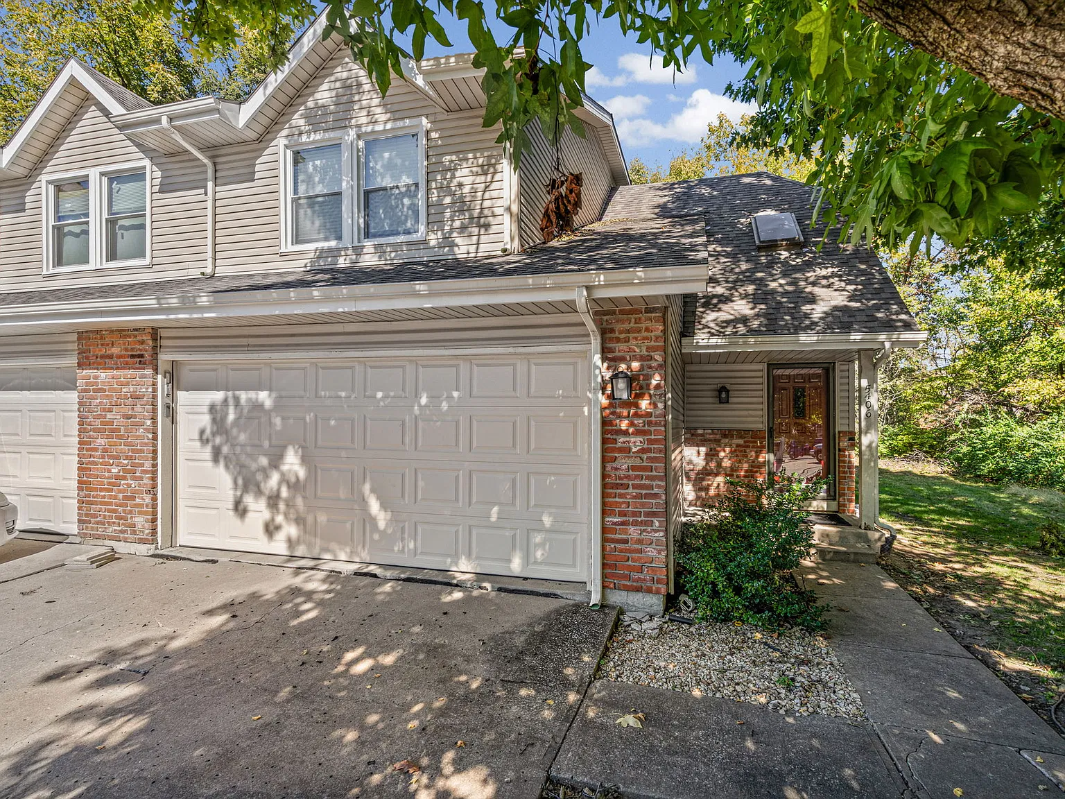 2 bed, 1360 sqft, $1,800 — Photo 3