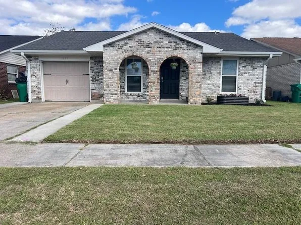5212 Eden Roc Dr, Marrero, LA 70072