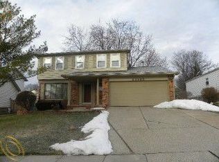 24863 Apple Crest Dr, Novi, MI 48375