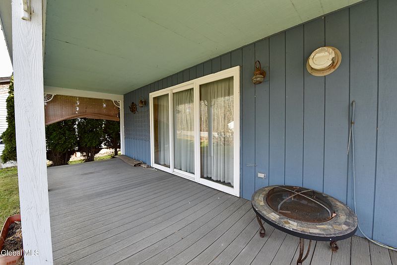 4th image of 103 Wendell Avenue