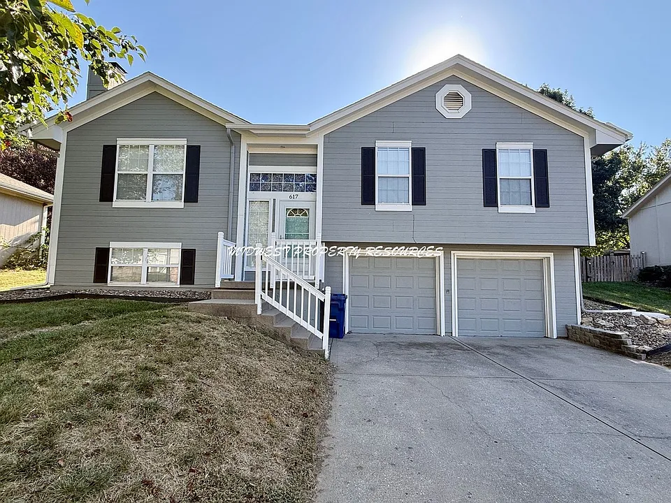 617 SE Battery Dr