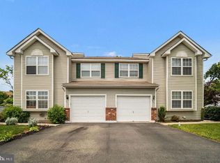 311 Cattail Ct, Pennsburg, PA 18073