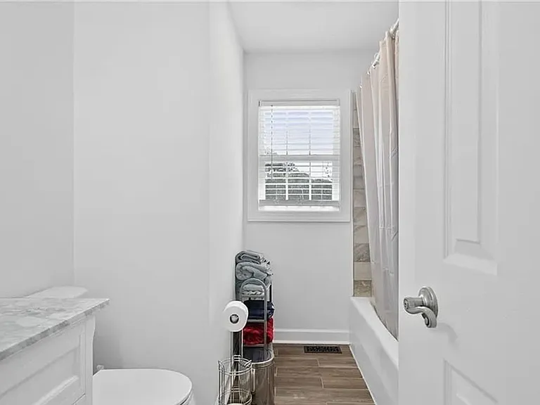 150 Della Dr — Photo 10