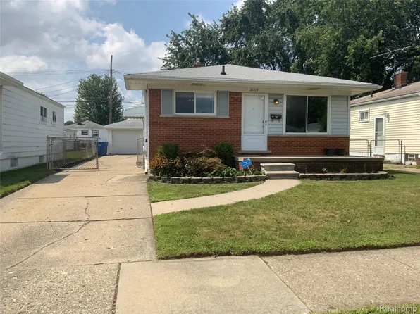 27215 Townsend Ave, Warren, MI 48092