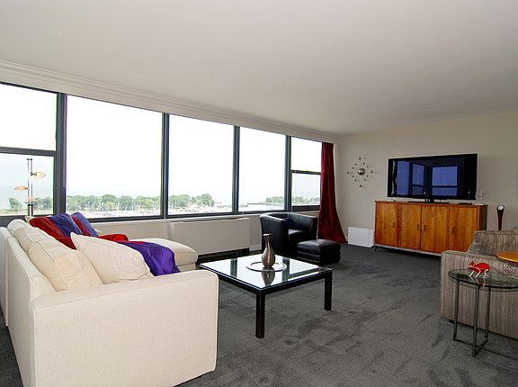 5th image of 3430 N Lake Shore Dr APT 6N