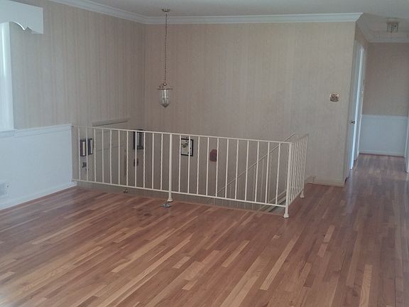3rd image of 5509 Helmsdale Ln