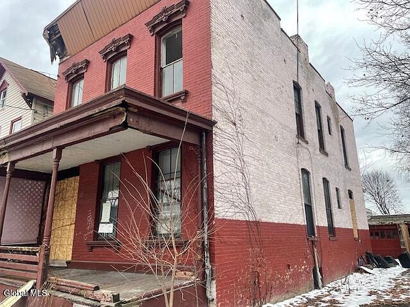 4th image of 23 Glen Avenue
