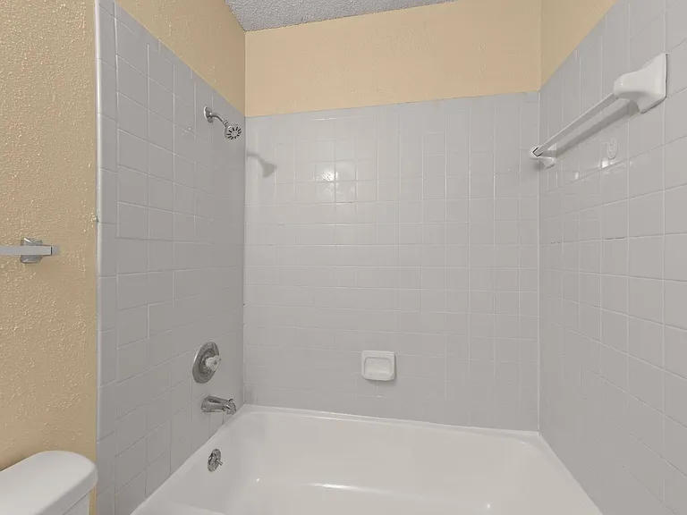 313 Greenlawn Blvd — Photo 26