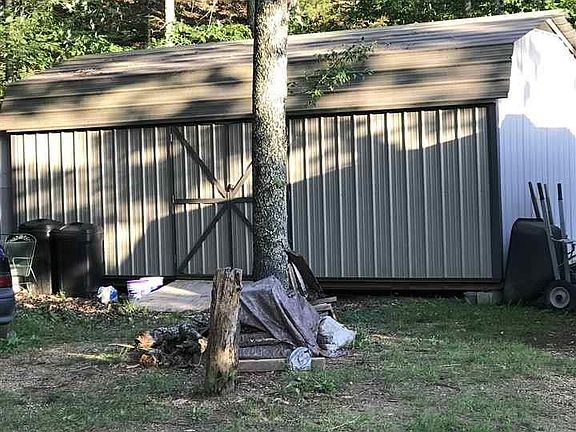 2nd image of 1352 Helton Rd