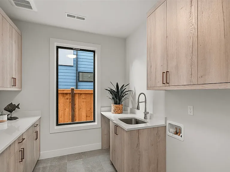 1422 Sequalish St — Photo 12