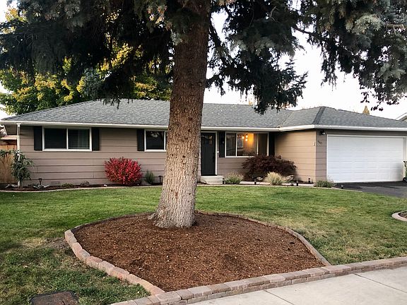 2nd image of 4621 Villa Dr