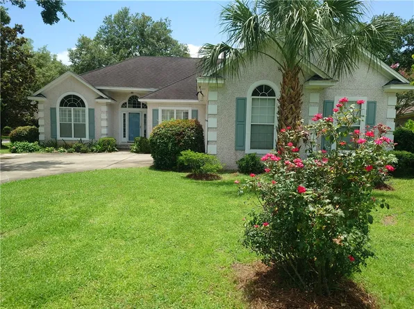 111 Hanging Moss Dr, Saint Simons Island, GA 31522