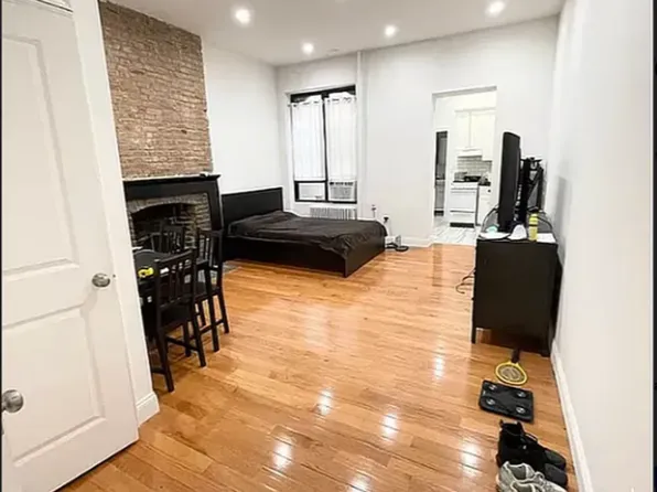 449 2nd Ave APT 1D, New York, NY 10010