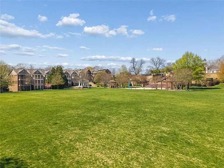124 Parkside West Ct — Photo 28