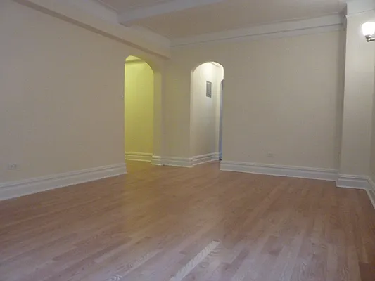 Rented by Bond New York | media 5