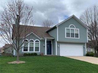 1204 SE Meridian Dr, Lees Summit, MO 64081