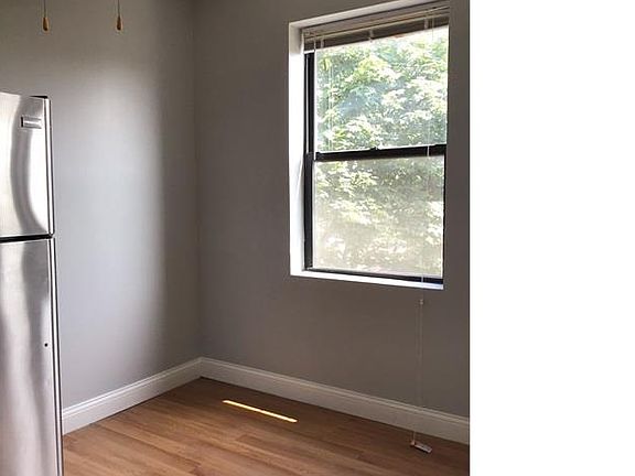 3rd image of 6916 S Clyde Ave #3
