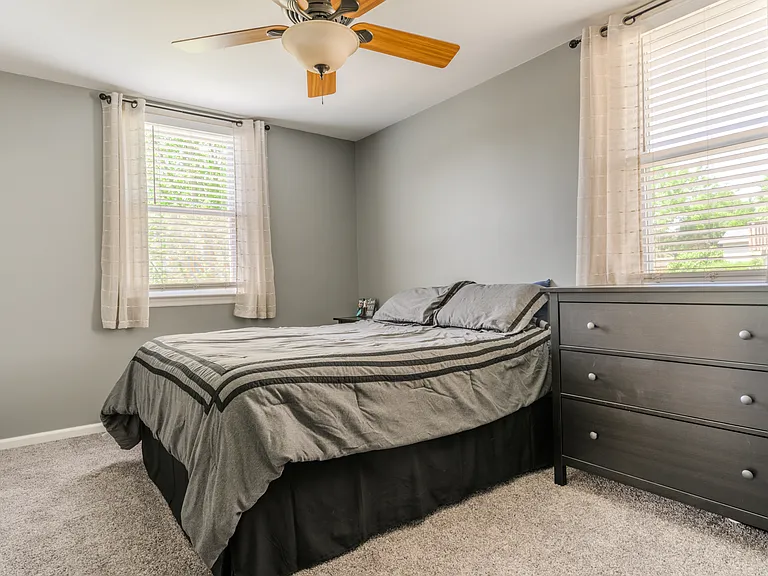 2518 Franklin Ave — Photo 11