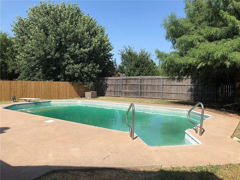 2nd image of 15704 Summit Parke Dr