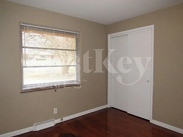 4430 Wycombe Ln — Photo 9