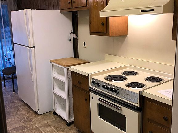 2nd image of 914 Bagwell Blvd #1