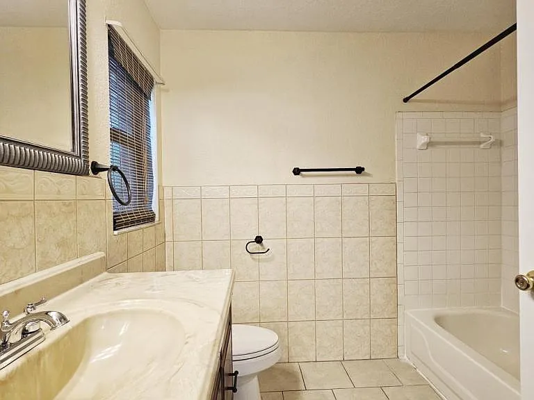7813 Sugar Bend Dr — Photo 13