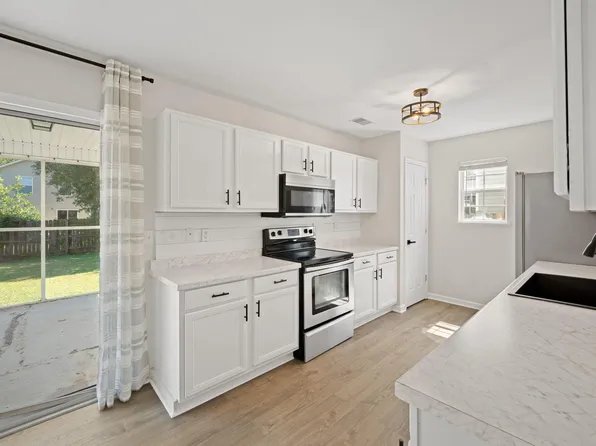 416 Aberdeen Cir, Summerville, SC 29483