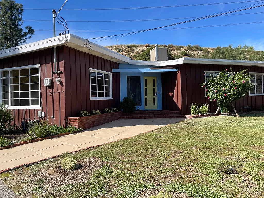 10517 Vail Drive — Photo 2