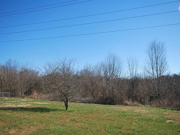 5th image of 219 Queensbury Way