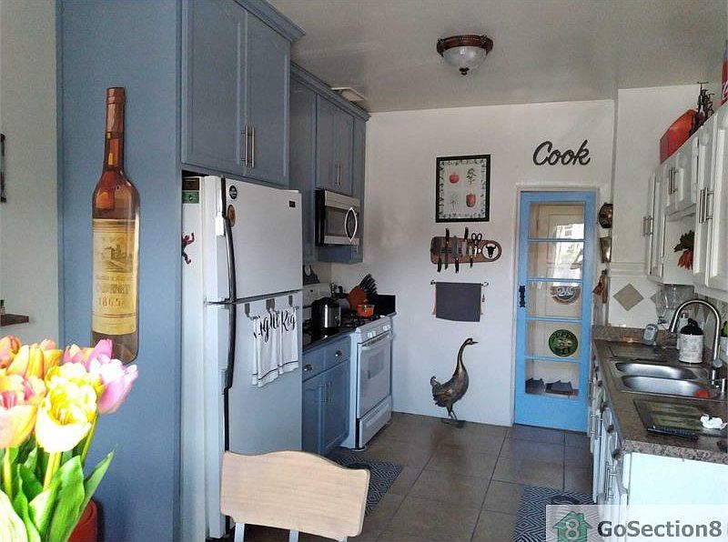 1st image of 3002 W Vernon Ave #2