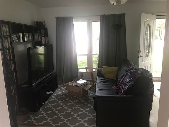 4th image of 124 Garden Dr