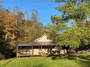 1459 Big Run Rd, Le Roy, WV 25252