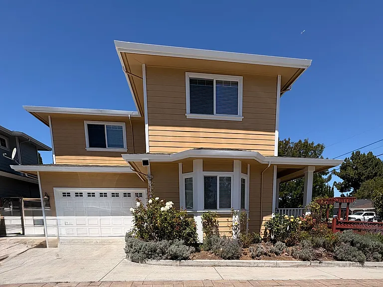 1729 Marich Way — Photo 3