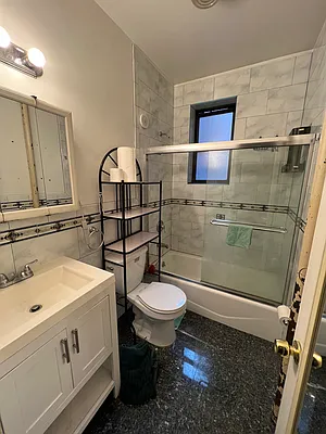 Rented by Olympic CIty Real Estate | media 11