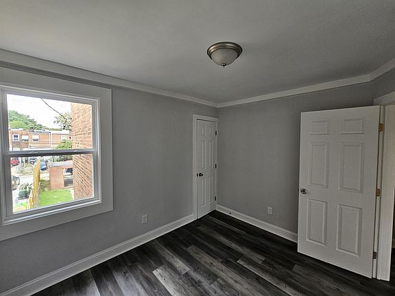 4th image of 6921 Holabird Ave