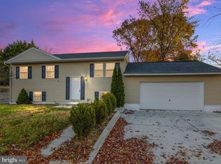 7939 E Shore Rd, Pasadena, MD 21122