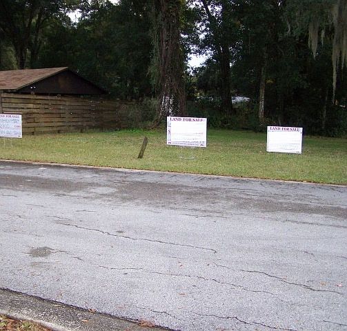2nd image of 416 W Oakdale Ave