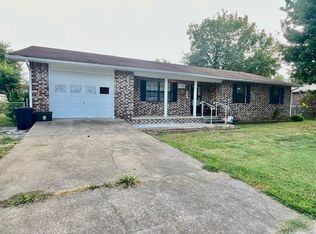 205 W 5th St, Green Forest, AR 72638
