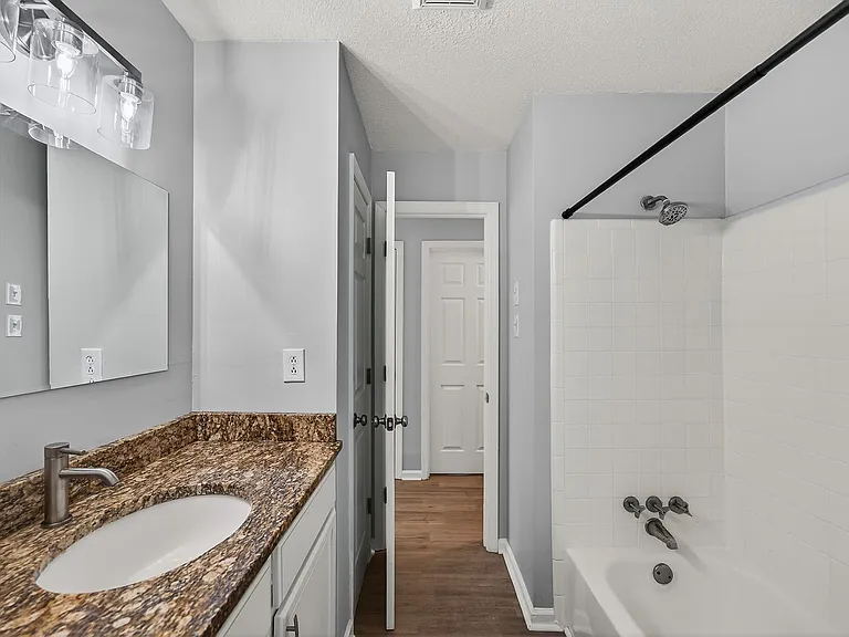 2527 Country Club Rd — Photo 18