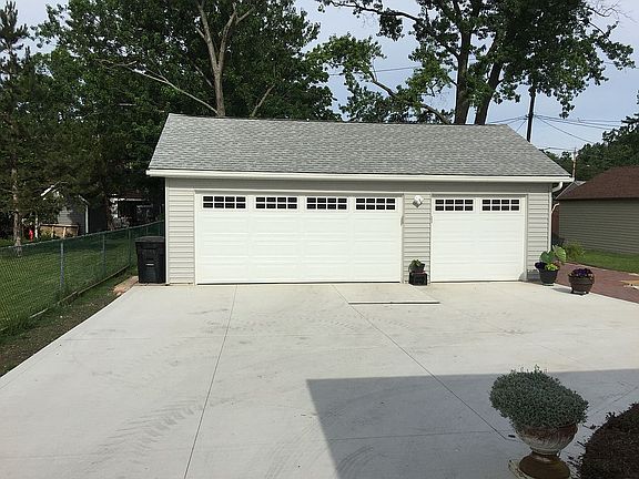 2nd image of 2080 Arthur Ave