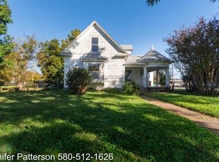 319 E Colorado St, Walters, OK 73572